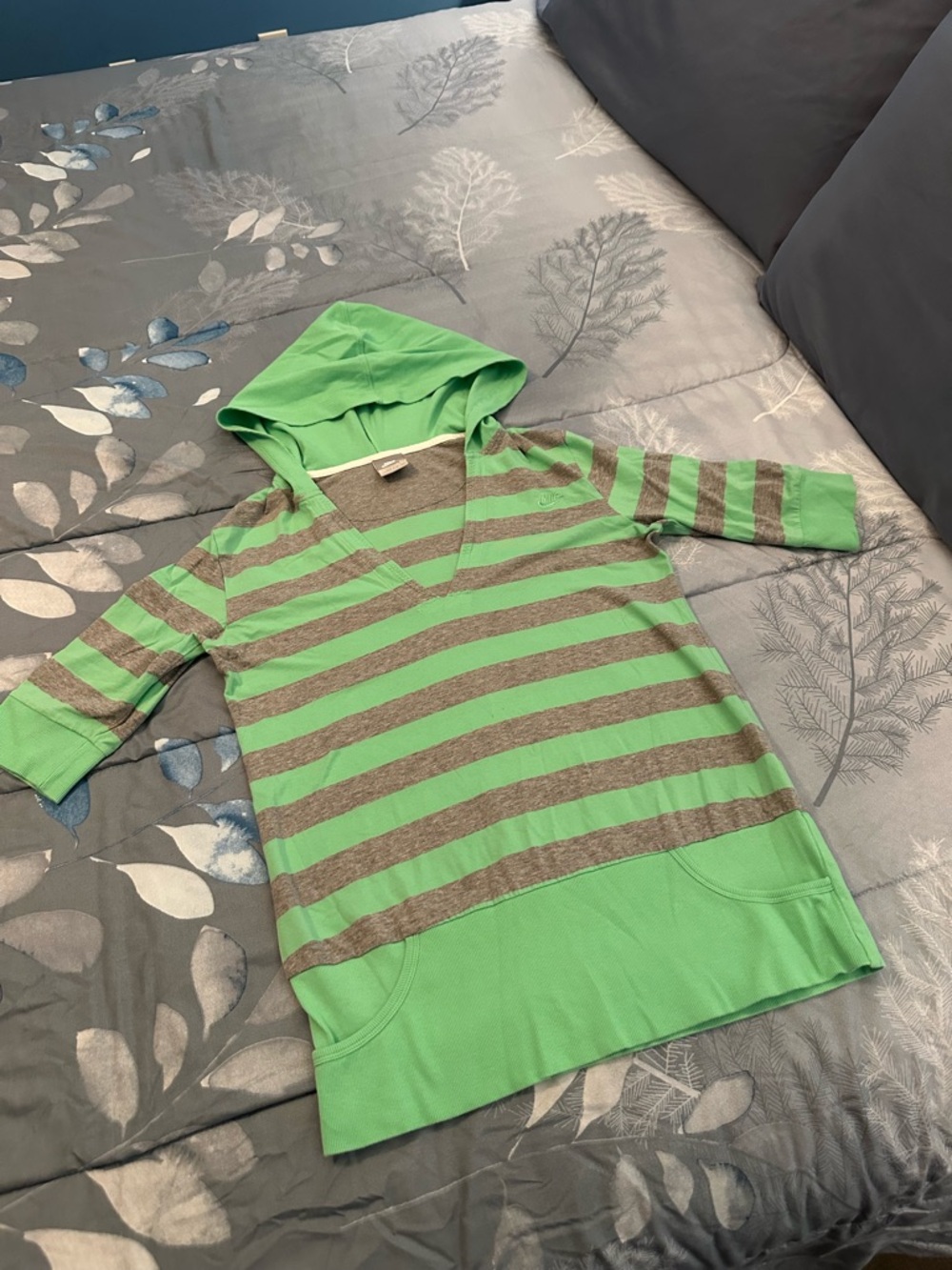 EUC Nike Green & Gray Striped Hooded Tunic 1/2 Sleeve Sz L